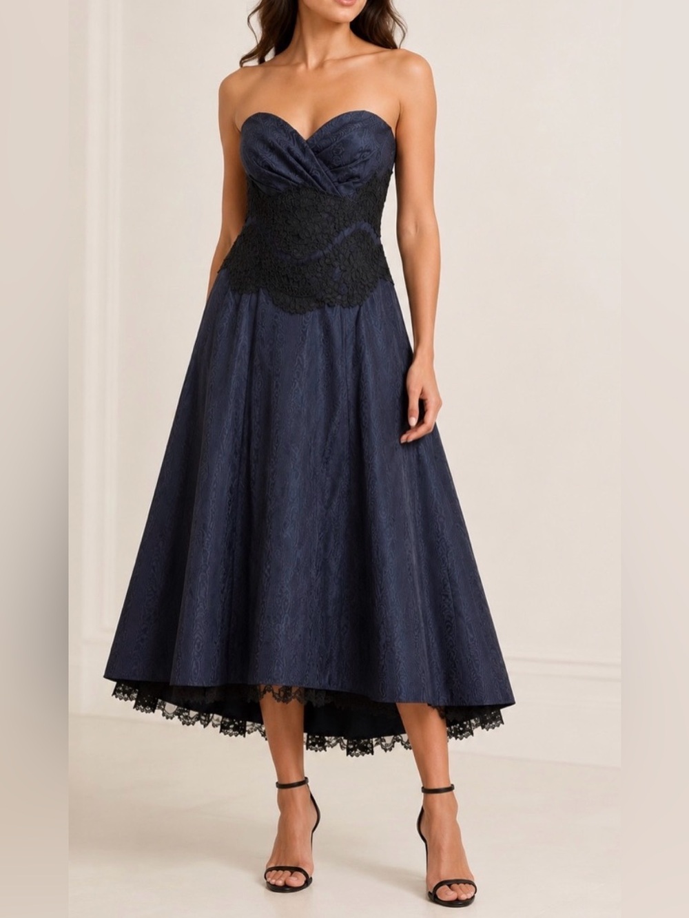 Carmen Marc Valvo Navy & Black Lace Strapless Cocktail Dress | Size 2
